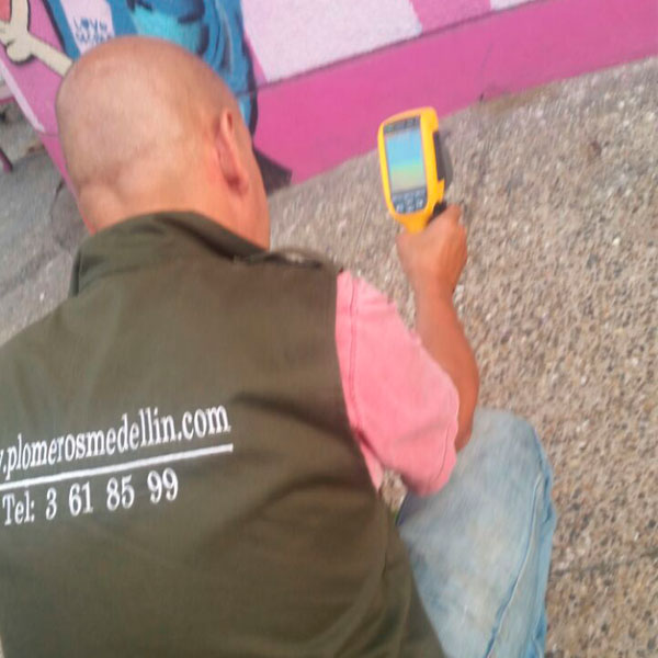 Detector de fugas en Popular Medellín